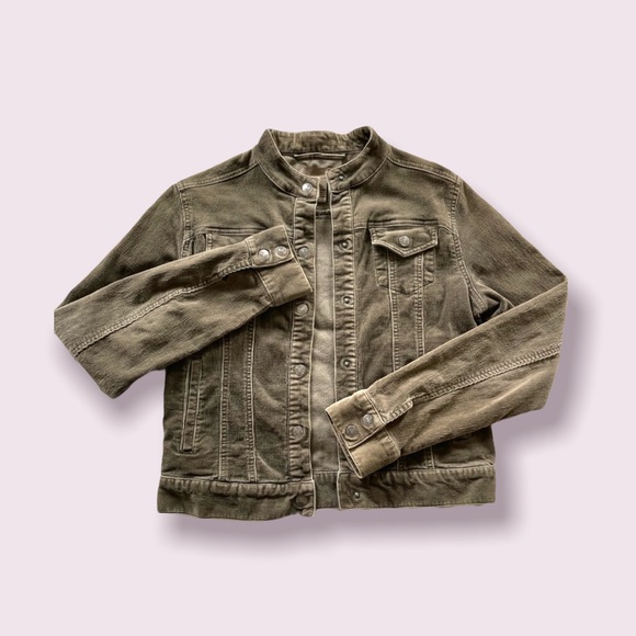 Forever 21 Jackets & Blazers - **❌SOLD❌**Vintage corduroy snap button jacket